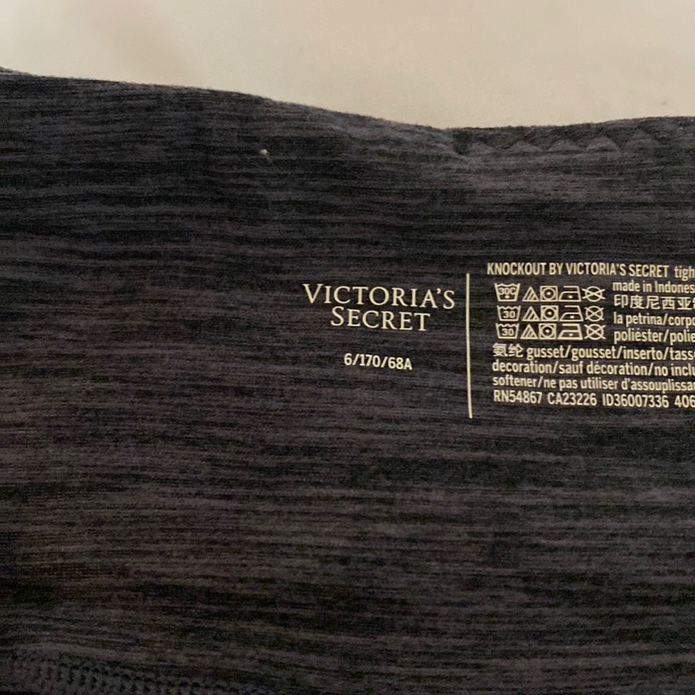 victoria secret sport leggings never worn try it too small for me no tags